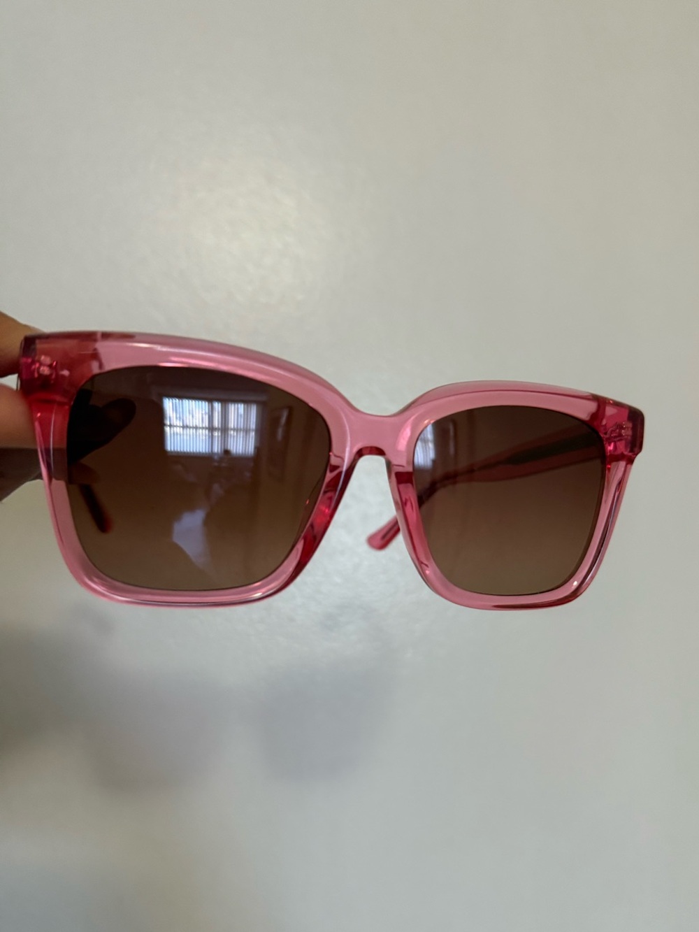 BRAND NEW-Diff Eyewear Pink Square Frame Sunglasses with Green Tint